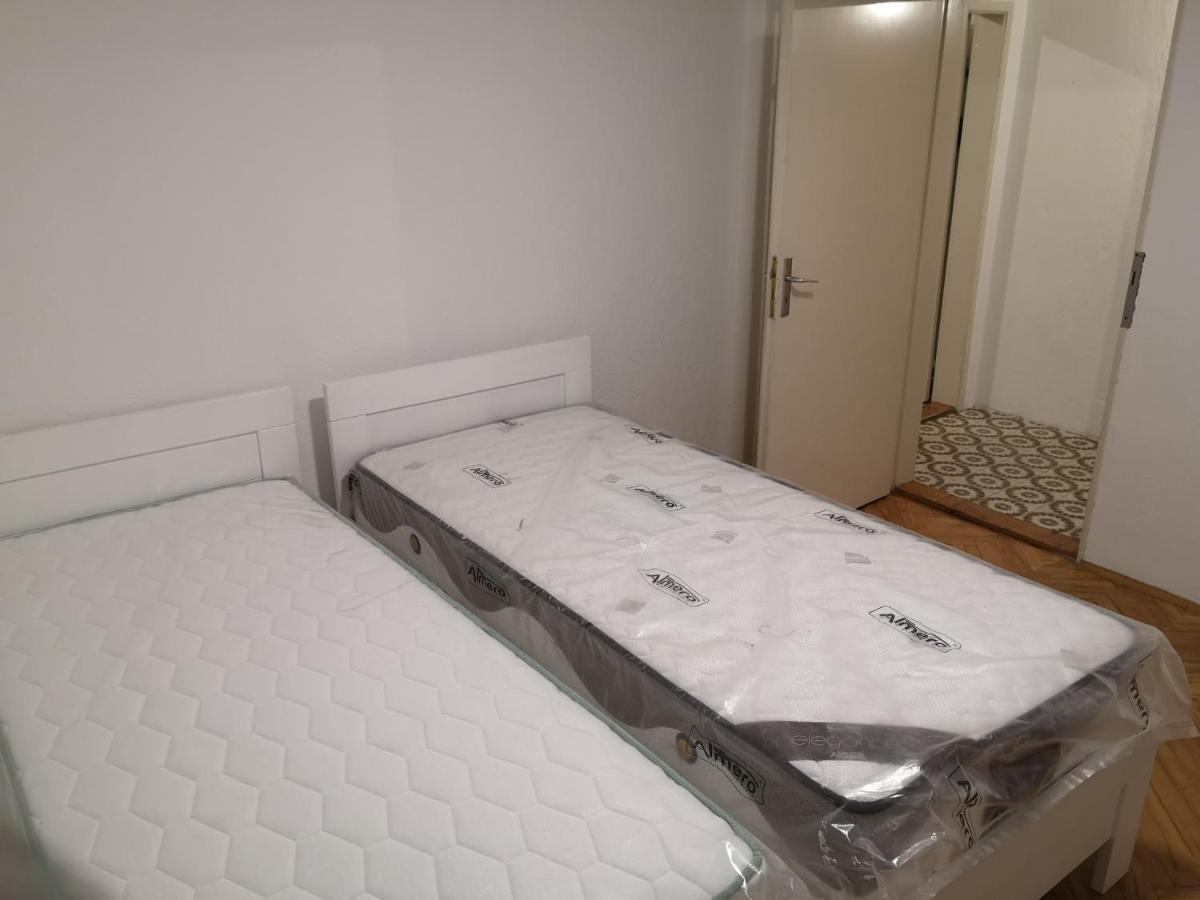 White Night Otel Üsküp Dış mekan fotoğraf