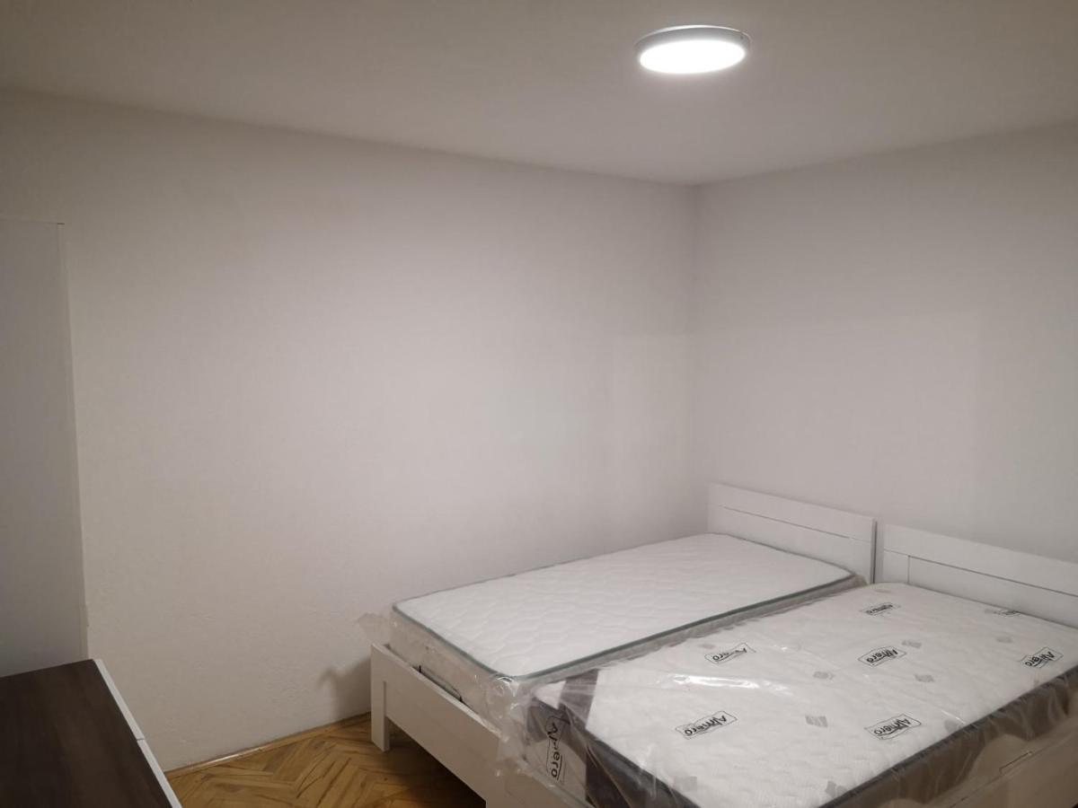 White Night Otel Üsküp Dış mekan fotoğraf