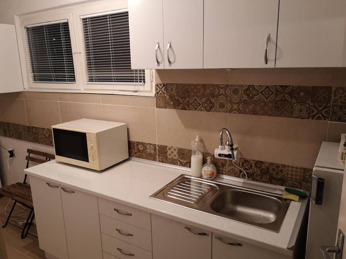 White Night Otel Üsküp Dış mekan fotoğraf